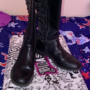 Girls boots